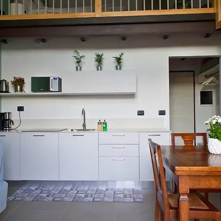 Loft Trevisan Elegant In With Private Garage Apartment *